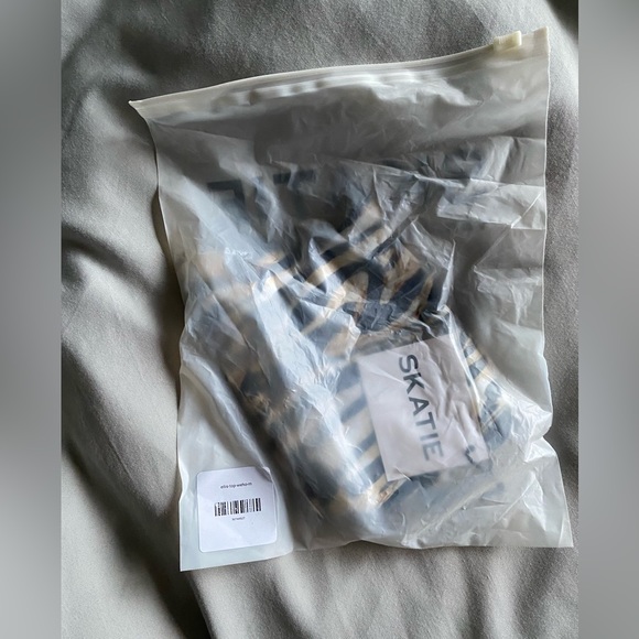 Skatie Ellis Top Weho - Picture 5 of 5